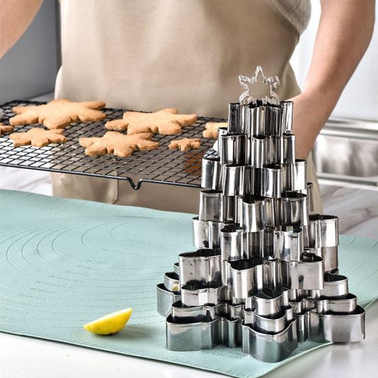 10Pcs Christmas Snowflake Cookie Cutter Set Stainless Steel 3D Tree Tools for Holiday Mold Non-Stick Baking