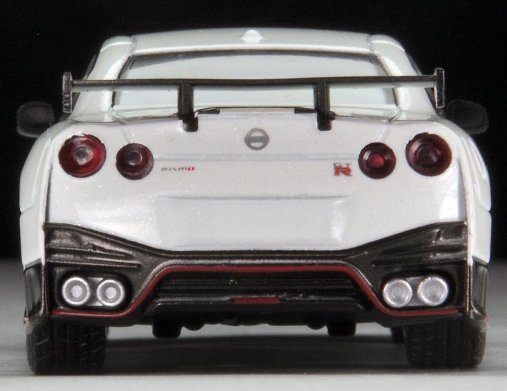 Tomica Limited Vintage Neo 164 Scale LV-N153a Nissan GT-R Nismo 2017 Model (White, Finished Product)