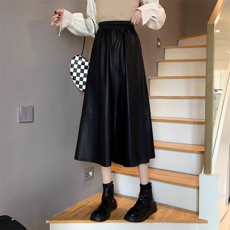Women's Khaki A-Line Leather Skirt, Autumn/Winter 2025, High-Waisted, Mid-Length, Petite Hip-Hugging Umbrella Skirt