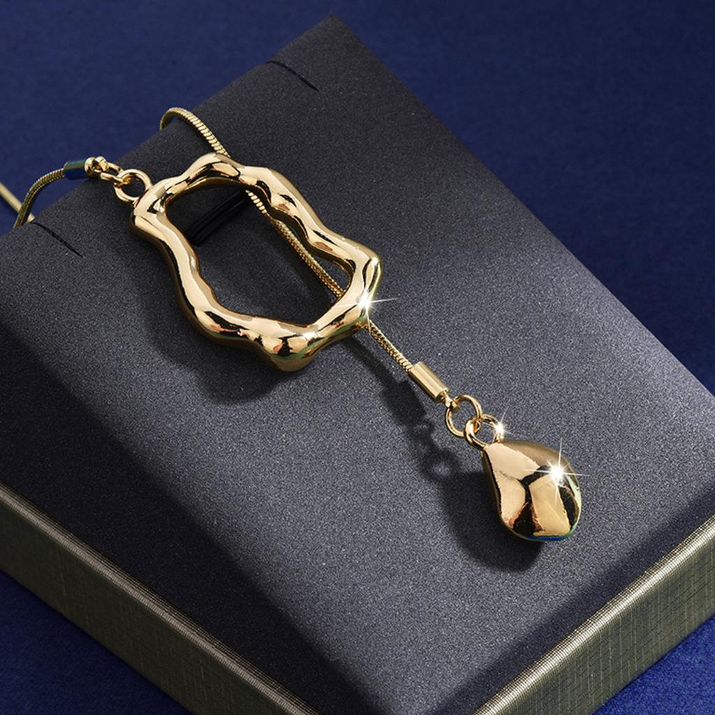 High Quality Geometric Pendant Necklace Delicate Silver And Gold Geometric Pendant Necklace For Fashion Forward Women