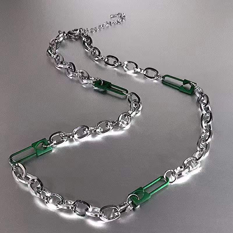 Necklace female design sense niche male personality green neutral chain jewelry does not fade sweet and cool long pin versatile