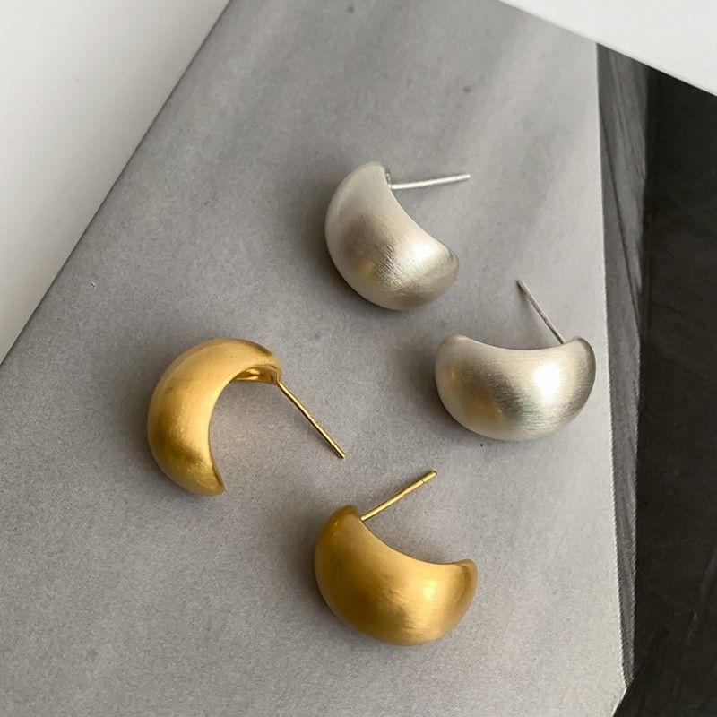 

Матовая вязаная шапка, серьги-пусеты в виде капли воды, женские, новые, норкор, модные, милые, крутые, универсальные, модные серьги, серьги Main drawing with Two-piece set