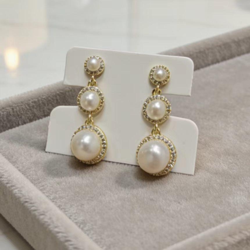 Jinruige Women s Retro Baroque High-end Exaggerated Stud Earrings White Freshwater Pearl Claw Set Pave Rhinestones 3.5-8.5mm