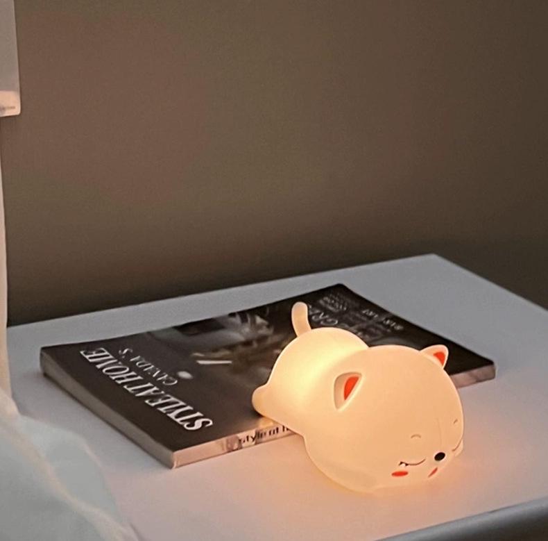 Sleepy Cat Silicone Night Light: Children's Bedroom Lamp and Sleep Aid