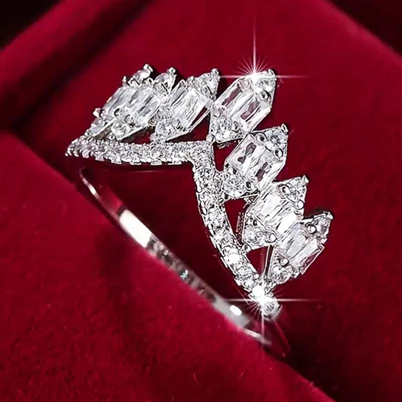 Chic Crown Shape Women Rings Luxury Silver Color Paved Crystal Cubic Zirconia Wedding Party Fashion Jewelry Fancy Gift