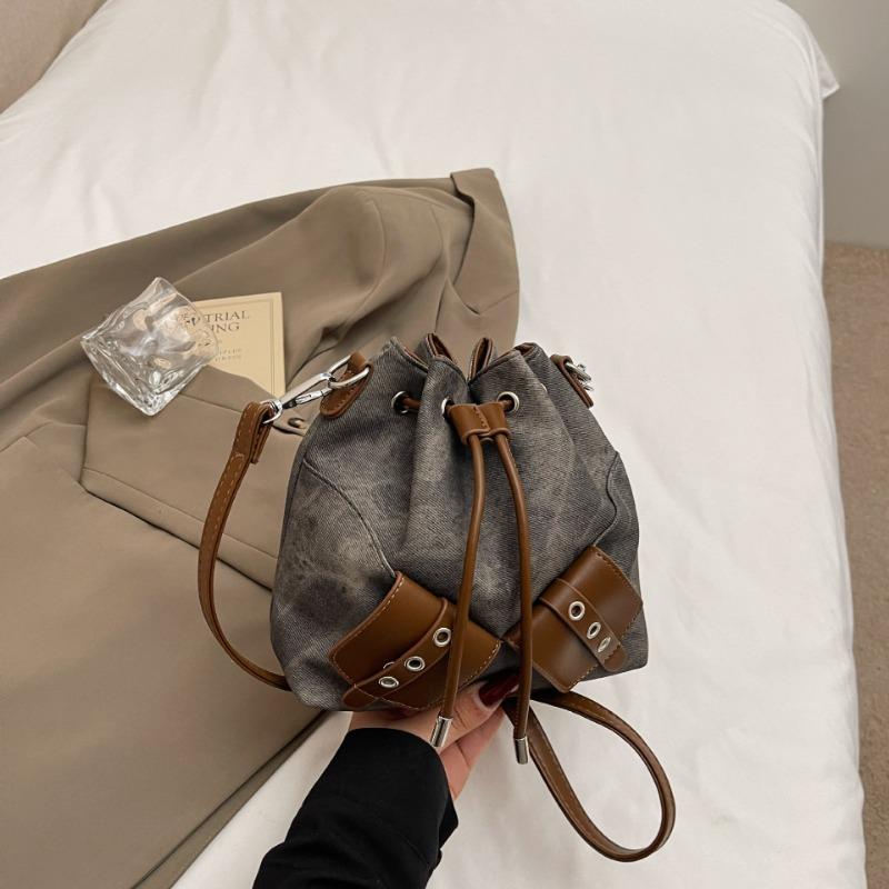 Niche Design Small Bag Women's Spring New Popular Underarm Bag Fashionable Versatile Shoulder Messenger Bag