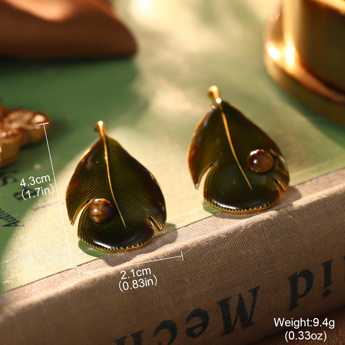 

Vintage flower brooch court enamel oil drop premium earrings winter butterfly niche medieval vintage earrings