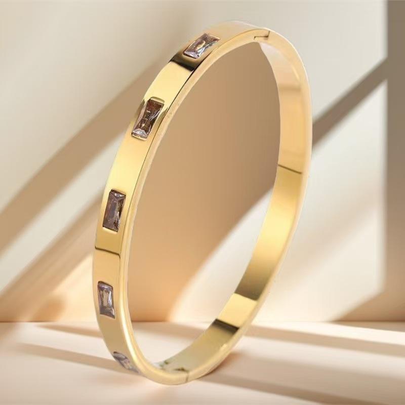 Gold-Plated Titanium Steel Bracelet with Green Diamond Buckle – Women's Fashion Jewelry