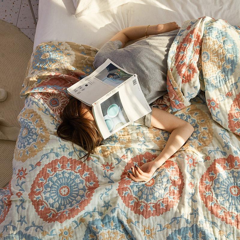 Čtyřvrstvá bavlněná gázová přikrývka na pohovku Jednoduchá ručníková prošívaná deka Jednolůžková dvoulůžková Přikrývka na polední zdřímnutí Letní chladicí prošívaná deka do klimatizace Pro domácnost