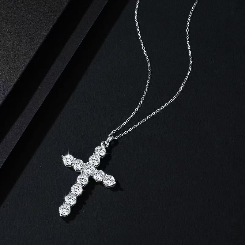 Hot Selling Fashion Luxury Moissanite diamond Sterling Silver Cross Pendant Necklace with Certificate in Europe and America