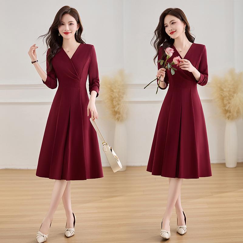 

Элегантное миди-платье с V-образным вырезом и длинными рукавами, однотонное - Весна 2025 L (110-120 jin) красный