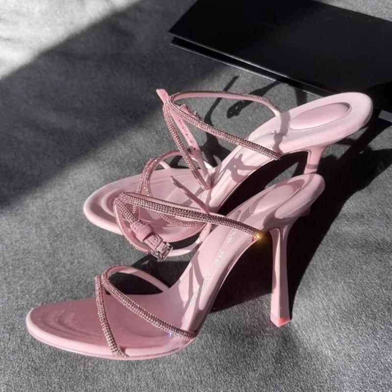 

Лето 2024 Новые Высокие Каблуки Женский Темперамент Стразы Перекрестные Ремни Полые Сексуальные Острый Носок Тонкий Каблук Босоножки с Ремешком на Щиколотке 37