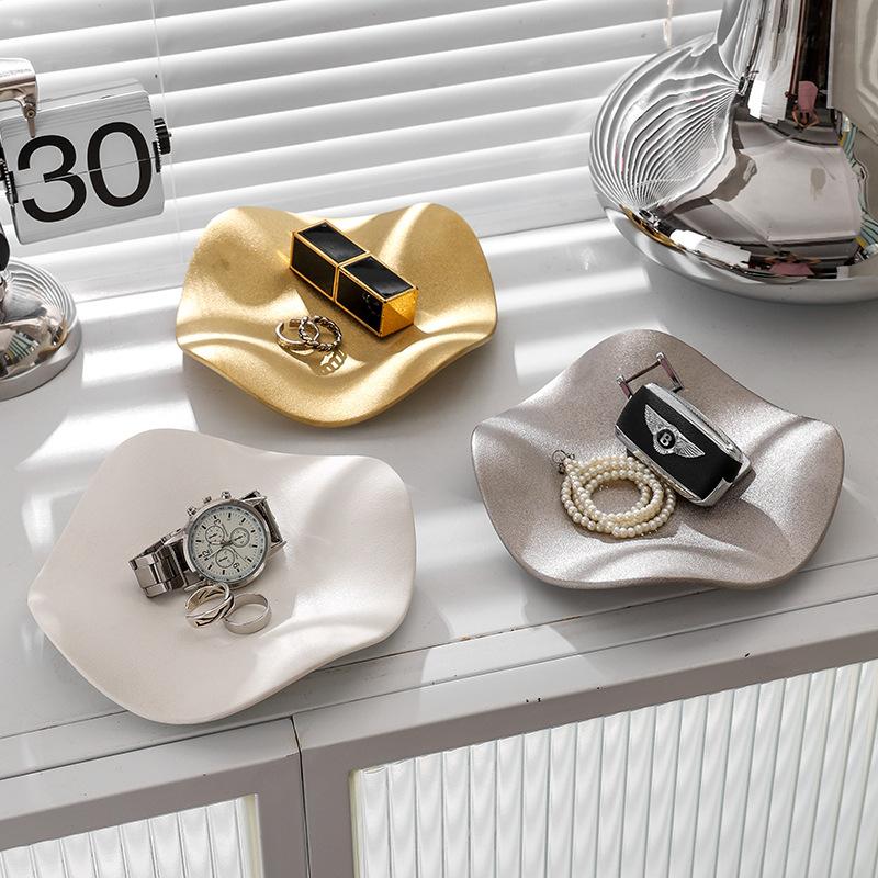 Electroplating Light Luxury Folding Corner Wave Jewelry Plate Special-Shaped Storage Plate Ceramic Display Plate Jewelry Pendulum Plate
