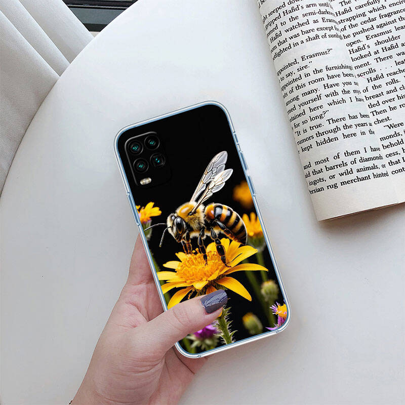 MH20 Bees Cartoon Case for Motorola E7 G6 G7 G8 G9 Plus Power Play G10 G20 G04 E30 E40 E22 E20 E13 E15 G22 G23 G05 G75 G35 G55