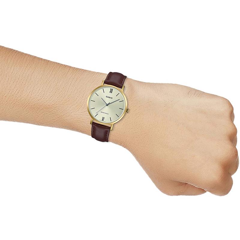 Casio Standard Series Fashion Business Simple Casual Versatile Classic Pointer Roman Scale Gold Large Dial Quartz Movement Leather Strap LTP-VT01GL-9B