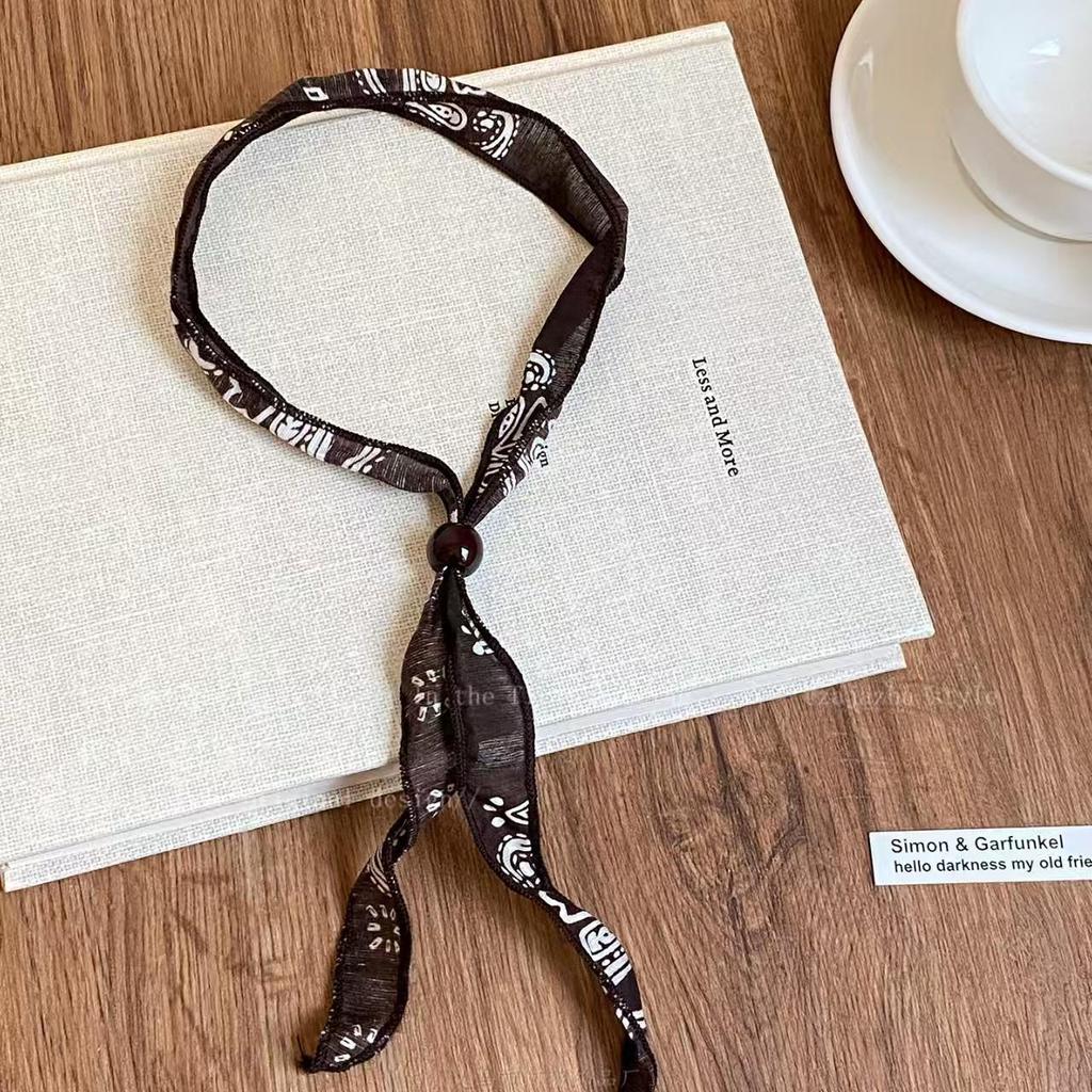 Meillard Damen Leopardenmuster Seidenschal Halskette mit Stoffblume und einzigartigem Kordelzug-Design