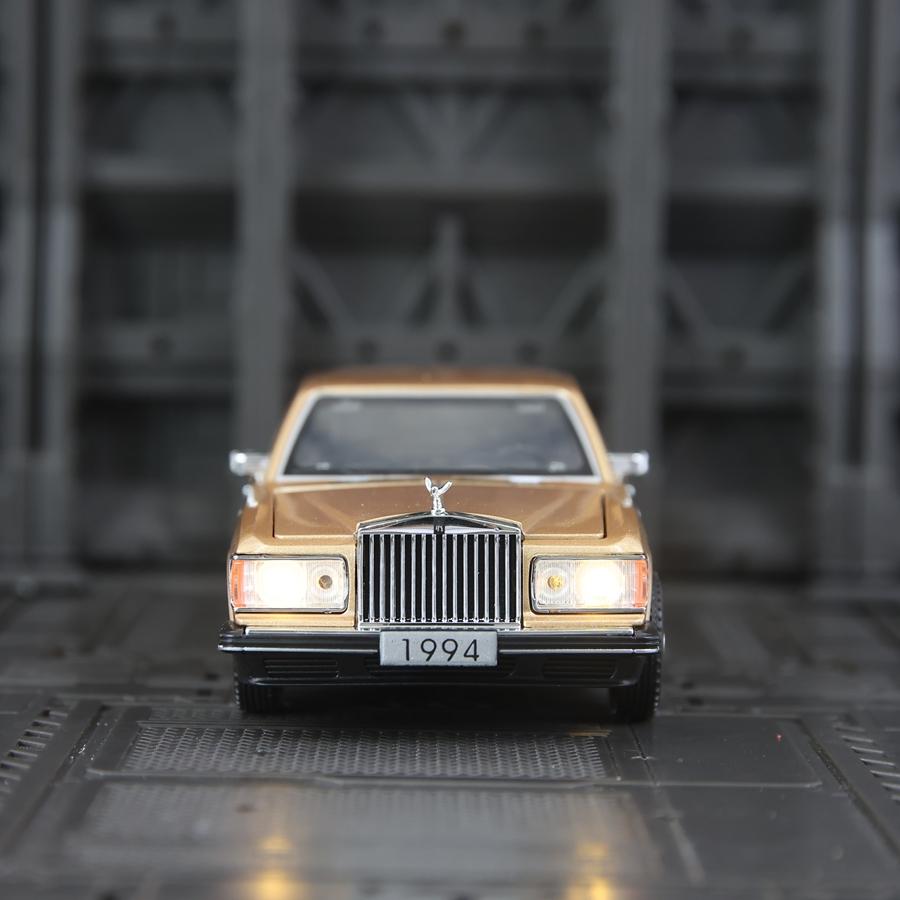 1:32 Simulation Rolls Royce Silver Spike Alloy Car Model Pendant, Doors and Engine Lid, Trunk Can Open, Sound and Light
