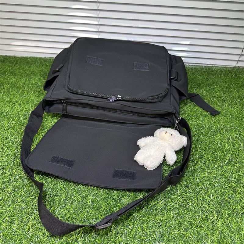 Waterproof Oxford Shoulder Bag, Flip Zipper Teen Men'S Messenger Bag, Student School Bags Badge Pendant, Versatile Crossbody Bag