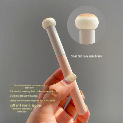 Pędzel do korektora z okrągłą główką i gąbką w kształcie grzybka do maskowania trądziku i punktowej korekcji - do stosowania na sucho i mokro