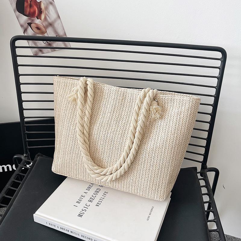 Large capacity straw woven bag, foreign style portable tote bag, vacation woven commuter fashion versatile shoulder bag белый