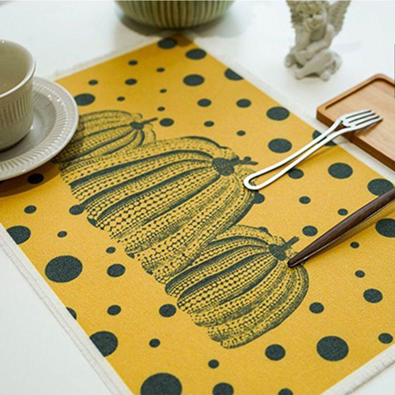 

Тыква Красивый Хлопок и Лен Одноразовая Салфетка в Западном Стиле Водонепроницаемая Маслостойкая Подставка под Чашку Теплоизоляция Декоративная Подложка для Тарелки Dot yellow 29x43cm