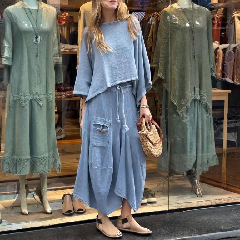 Women's Loose Comfortable Casual Fashionable Solid Color Long Sleeved Top Solid Color Skirt Two-piece Set