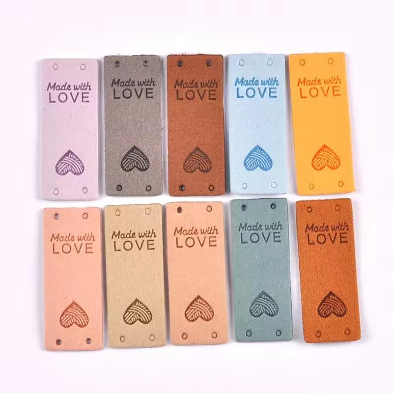 

20 шт. 5x2 см Разноцветные Прямоугольные Сердечки Кожаные Этикетки для Одежды Бирка Швейные Принадлежности Материалы для Рукоделия DIY Декор