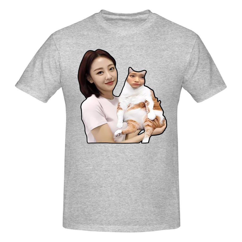 Loona Yves Holding Cat Hyunjin Oversize Tshirtoutdoor Leisure Clean Surface Tee