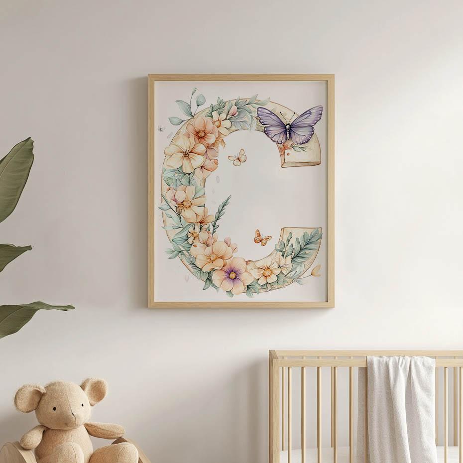 Plakat Kwiatowa Litera "C" Z Motylem Plakat Kwiatowa Litera "C" Z Motylem, 30X40 Cm, Rama Drewniana Biała, Papier Matowy 230 Gsm