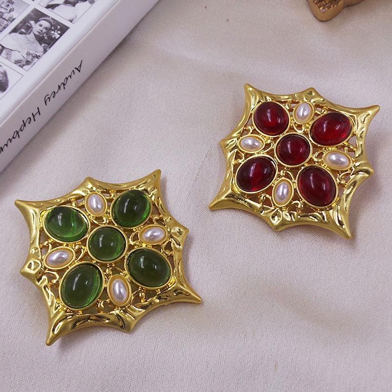 

Medieval Vintage Palace Style Glass Brooch Retro Corsage