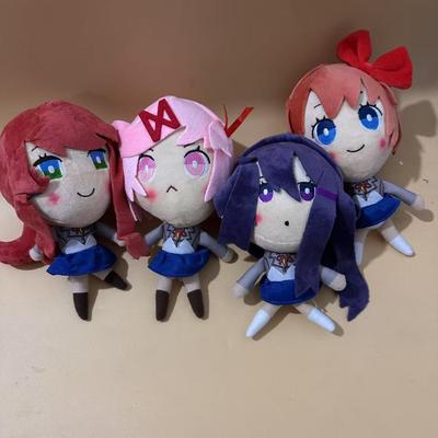 Doki Doki Irodalmi Klub DDLC Plüss Báb Karakterek Monika Sayori Natsuki Aranyos Anime Játék Plüss Játék Puha Töltött Figura Rajongóknak Születésnapi Ajándék Dekoráció