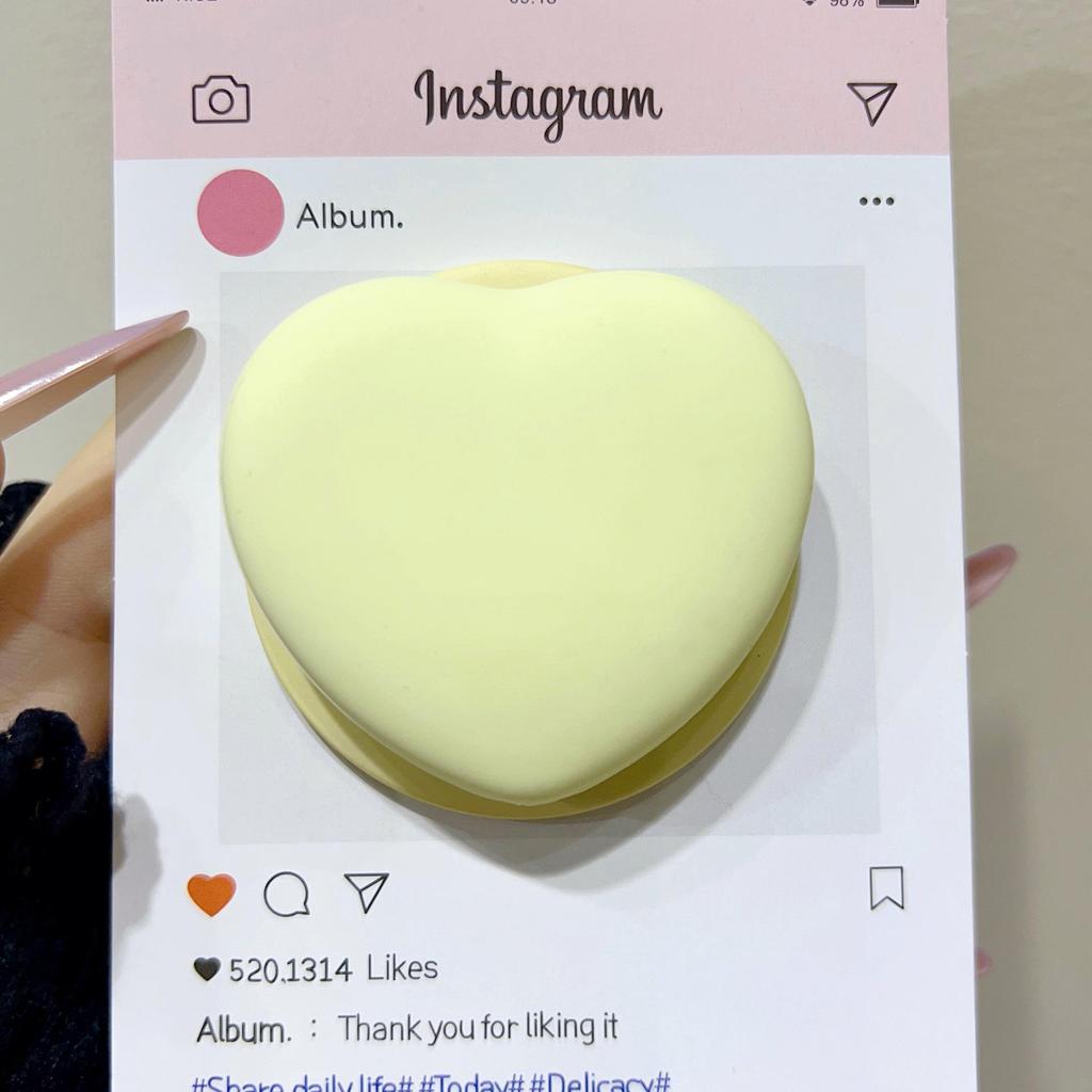 Liquid Silicone Heart-Shaped MagSafe Magnetic Bracket with Strong Adhesion and Retractable Airbag for Trendy Desktops