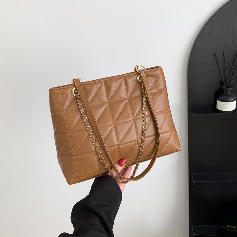 Fashionable Retro Pu Tote Bag With Chain Strap And Spacious Design For Everyday Use