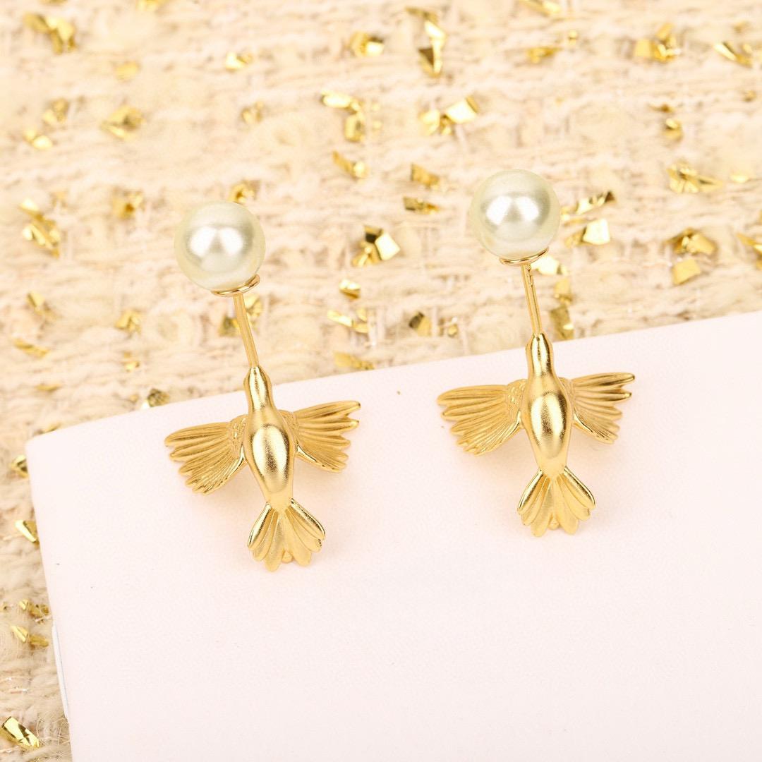 

Latest Hot Brand Vintage Earrings for Women Luxury Jewelry Fashion Bird Design Eardrop Pearls Lady Party Stud Earrings