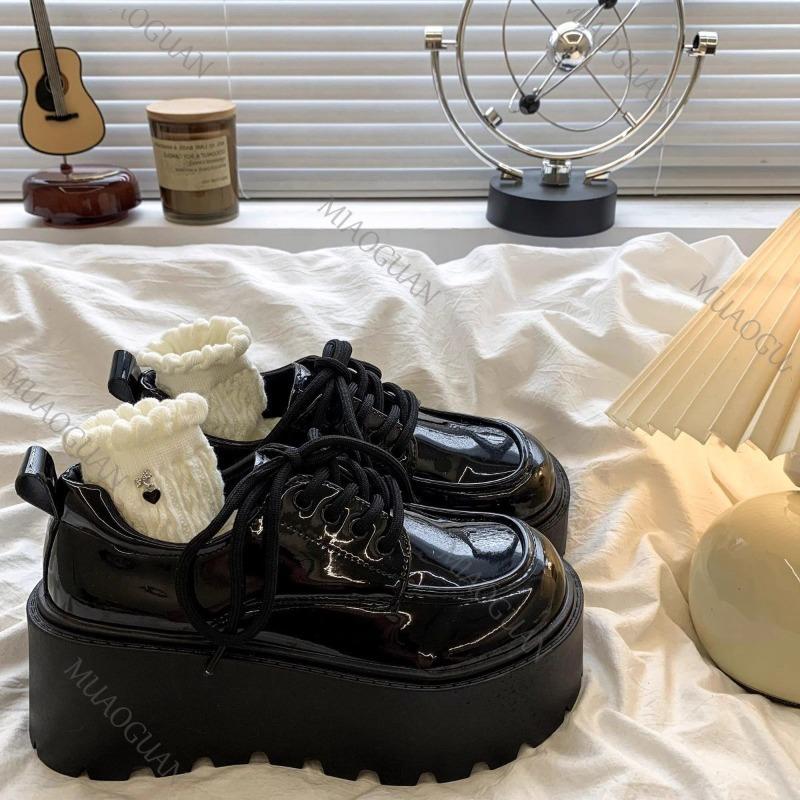 Fashion Women's Retro British Style Platform Shoes Spring Versatile Thick Bottom Pumps Round Toe Mid Heel Black Loafers Single Shoes