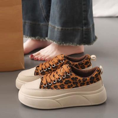 Shoes Women's 2025 New Summer Casual Board Shoes Feel Light and Soft-soled Sports Shoes Flat-bottomed Versatile Explosion