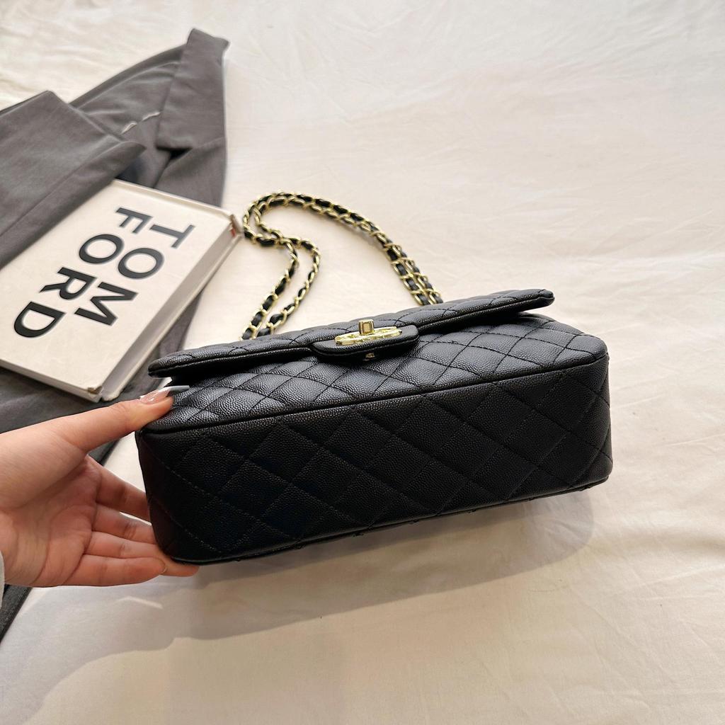 2026 European and American Retro Shoulder Bag: Women's French Flap Crossbody with Unique Design