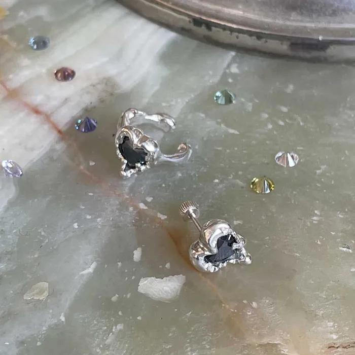 [ Persy ] HEART IN BLACK SPINEL PIERCING