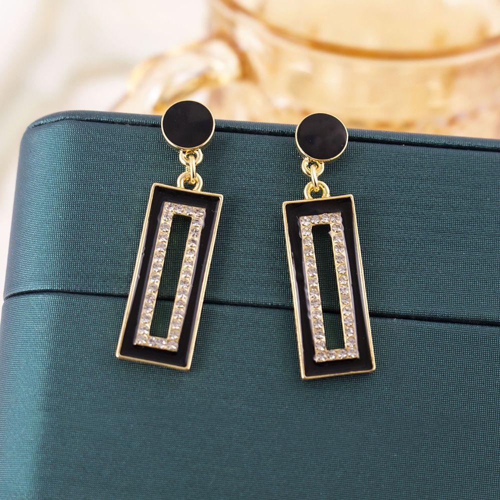 Elegant Black Diamond Silver Needle Earrings: High-End, Fashionable, Versatile Luxury