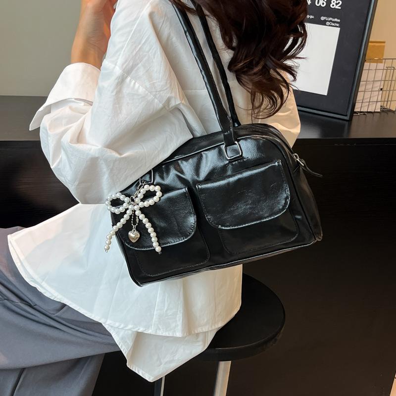 1PC niche underarm bag texture glossy bowling bag versatile Boston shoulder underarm bag commuter handbag women s bag чёрный