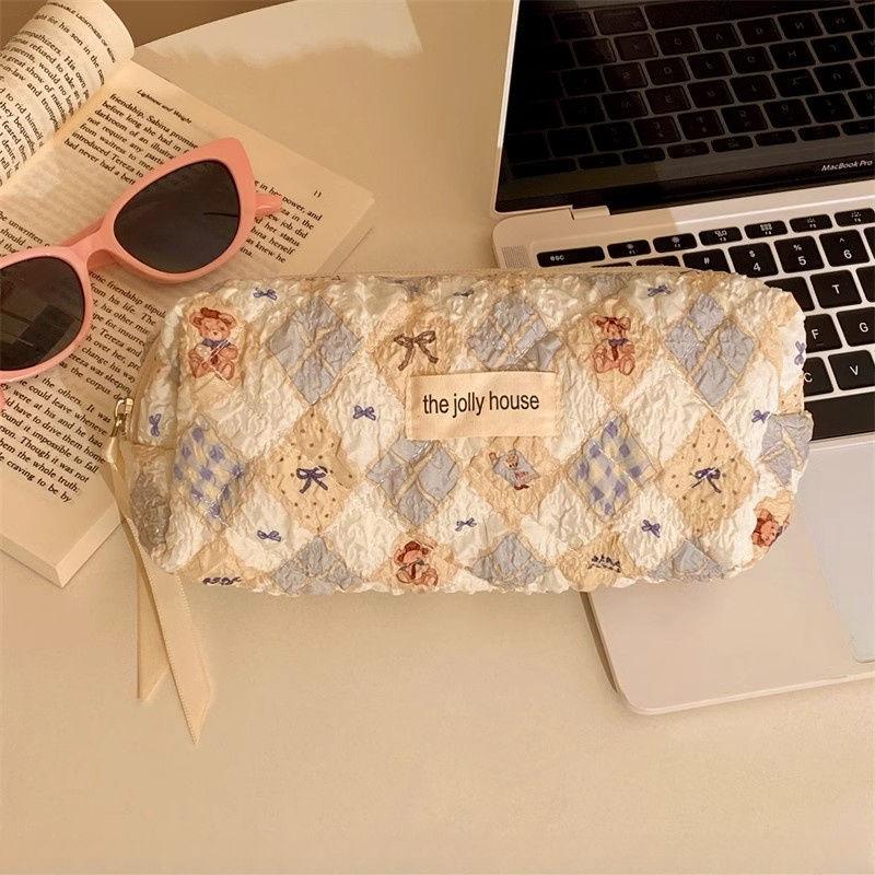 Pencil Case and Makeup Bag with A Textured Feel High Value Cute Large-capacity Ins Girlish Stationery Student Storage Bag