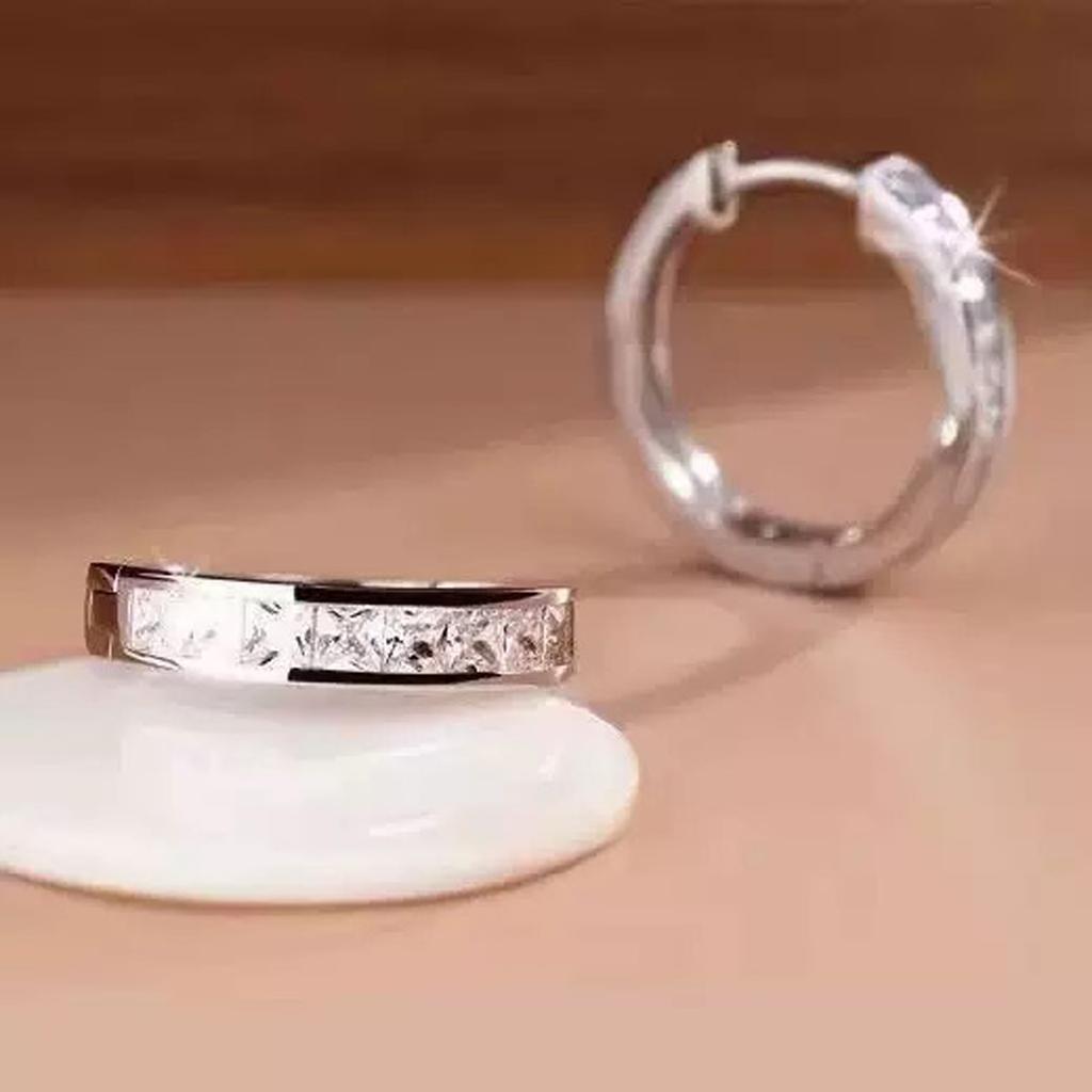 Fashionable Sparkling Diamond-Inlaid Ear Cuff For Men And Women, Lightweight Luxury Earrings With Versatile Stylish Design, Perfect As Holiday Gifts