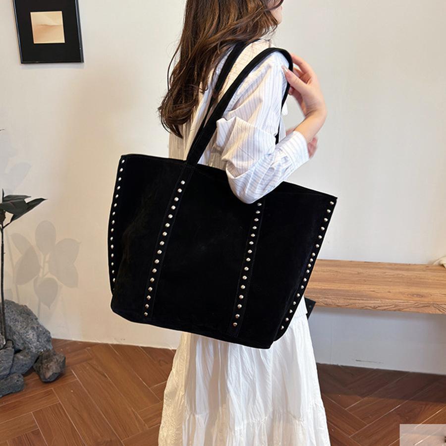 Damen Wildleder Umhängetasche mit Nieten Hobo Tasche Große Kapazität Geldbörse Handtasche Lässige Tasche Pendler Reise Tragetaschen Achseltasche Bolsa