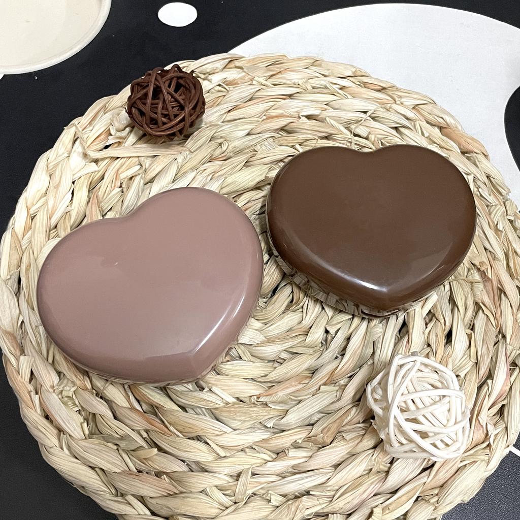 Contact Lens Case, Travel Size Cute Colored Contact Lenses Applicator Removal Tool Kit with Mirror Solution Bottle for Daily Outdoor Heart (2 Pack)