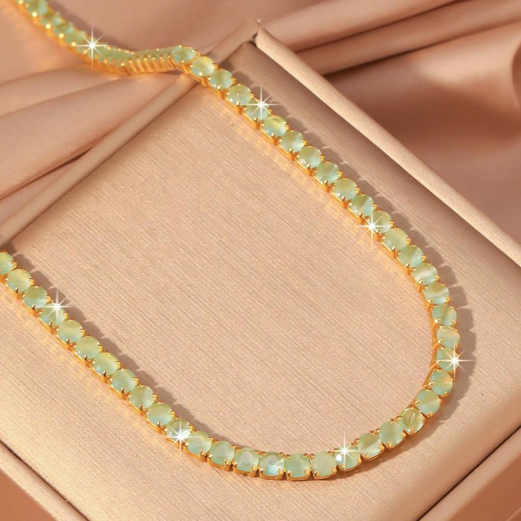 Elegant Green Zircon Square Necklace - High-End, Diamond-Encrusted Design for Women