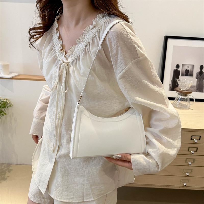 Chic French Style Aesthetic Black And White Shoulder Bag For Trendy Casual Use