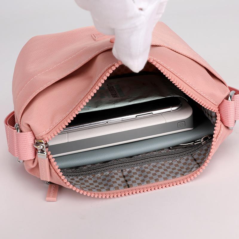 Shoulder bag can be patterned messenger bag, new fashionable and versatile work simple waterproof nylon bag