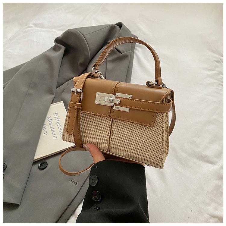 2025 summer new simple retro women's bag fashion niche portable messenger small square bag French simple commuter bag