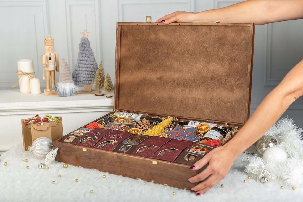 Large Gift Box Set of 16 Products Christmas Gift Premium