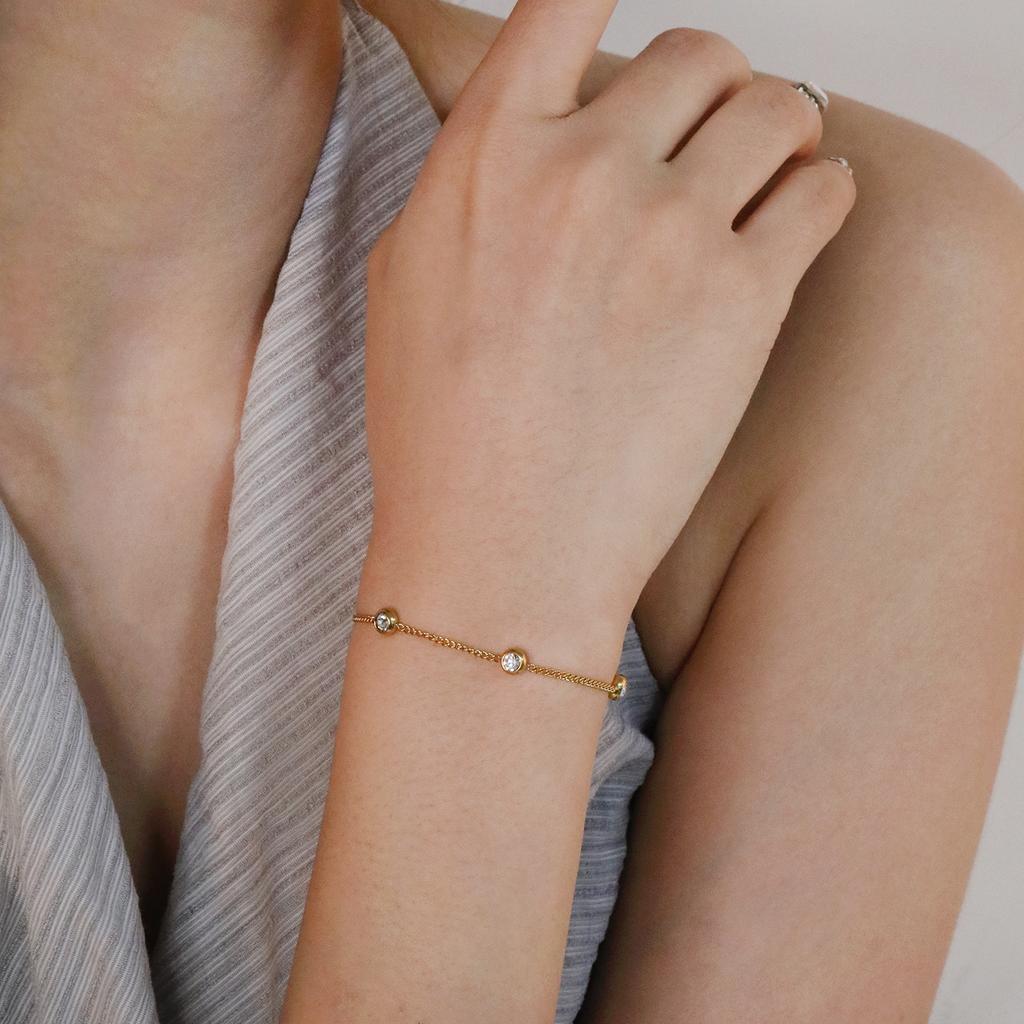 Simple and Elegant Fashion Round Diamond Bracelet, Stainless Steel Gold-plated Waterproof Jewelry, Date Accessory Gift for Girls